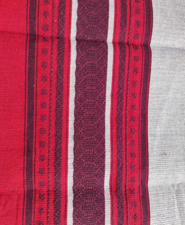 Colcha Artesanal base negro, colores Rojo Natural y Vino