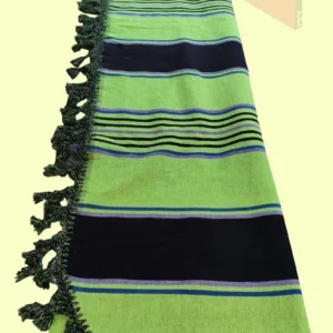 Colcha base natural,verde, negro, azul y gris