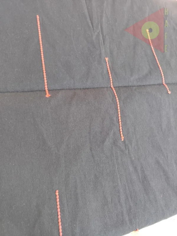 Colcha base Negro / detalles  Naranja - Image 2